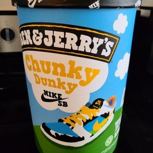 Ben & Jerry's SB Dunk low SE with box
